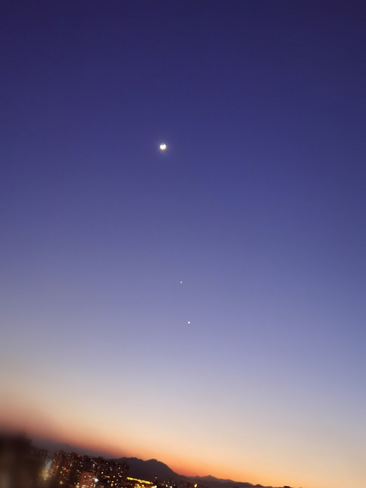 20230224双星伴月.jpg